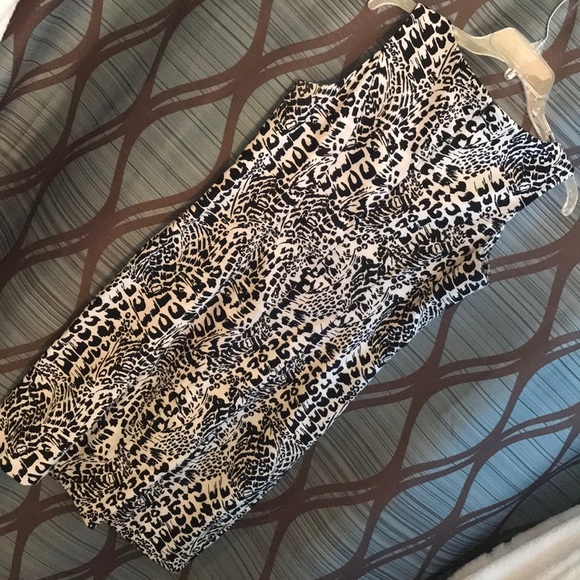 Black and white print dress - Picture 2 of 3